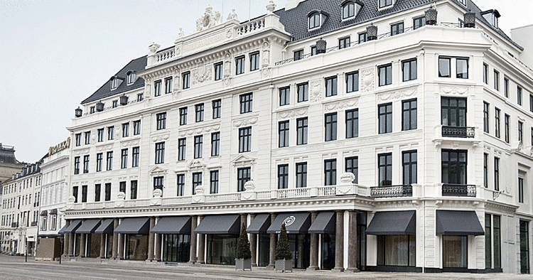 Omvæltning. Ikke blot er den gennemgribende renovering af københavnske Hotel d'Angleterre snart helt færdig, men hotellet fik for nylig også tildelt en Michelin-stjerne til restauranten Marchal. 