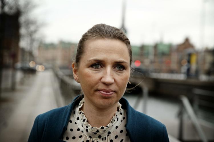 OPBAKNING Mette Frederiksen mener ikke, at hendes udmelding om, at partiet skal lytte til det utilfredse bagland, skal ses som mistillid til Socialdemokraternes formand Helle Thorning-Schmidt. 