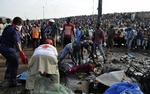 Terror. 75 mennesker mistede livet i en terrorbombe på en busstation nær hovedstaden, Abuja. 