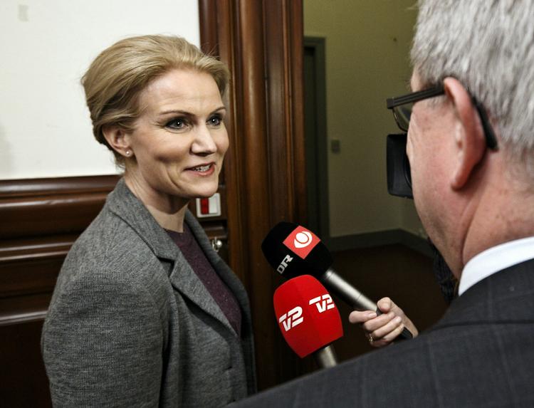 Ledelse. Statsminister Helle Thorning-Schmidt (S) afviser, at udtalelser fra Mette Frederiksen er en kritik af hendes indsats som partileder. 