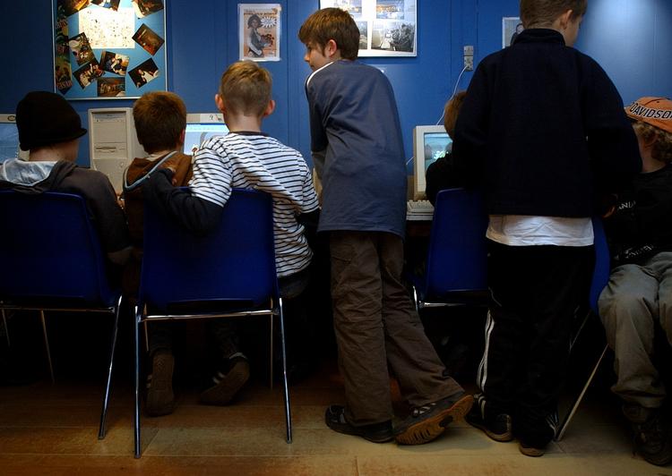 Beskyttelse. Det er ikke et filter for indhold på computeren, men forældrenes interesse og vejledning, der skal hjælpe børnene, når de får dårlige oplevelser på nettet. 