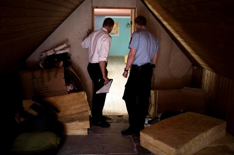 dumping. Med 1577 kontroller sidste år har Skat været med til at sætte hårdt ind mod social dumping, siger Skatteministeren. Den samlede indsats kan nu læses i den første gennemsigtighedsrapport. 