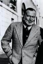 Krigshistorier. Ernest Hemingway skildrer den 'tabte generation' -  de unge mænd og kvinder, der blev kastet rundt af første verdenskrig - i romanen 'Solen går sin gang'. 