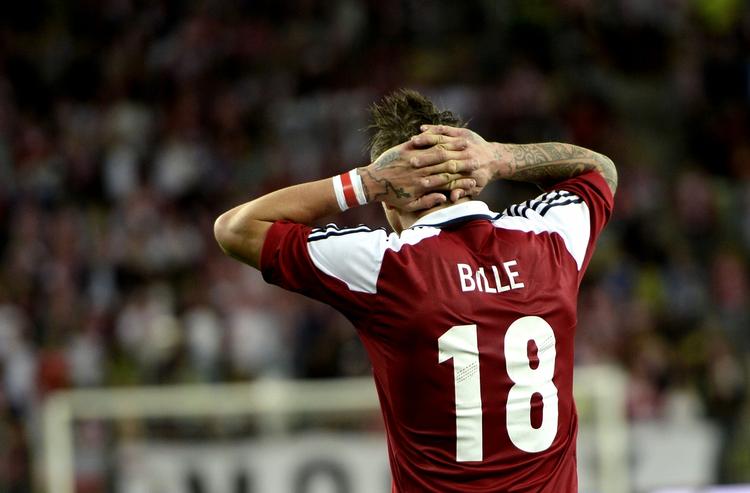 FODBOLDKLAR. Efter en uges mediestorm skal Nicki Bille atter til at spille fodbold. 