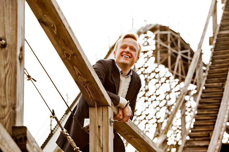 Frihedsrus. Göteborgs forlystelsespark Liseberg, der åbnede i 1923, er Nordens største forlystelsespark og kan foreløbig mætte direktør ens, danskeren Andreas Andersens, sult på egne rutsjebaner og det sus af frihed, han oplever, når det går rigtig stærkt. 