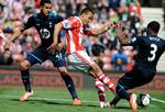 fight. Det var ikke altid lige kønt, men højenergisk og fuldt af gamle engelske fodbolddyder, da Stoke tog imod Tottenham. 