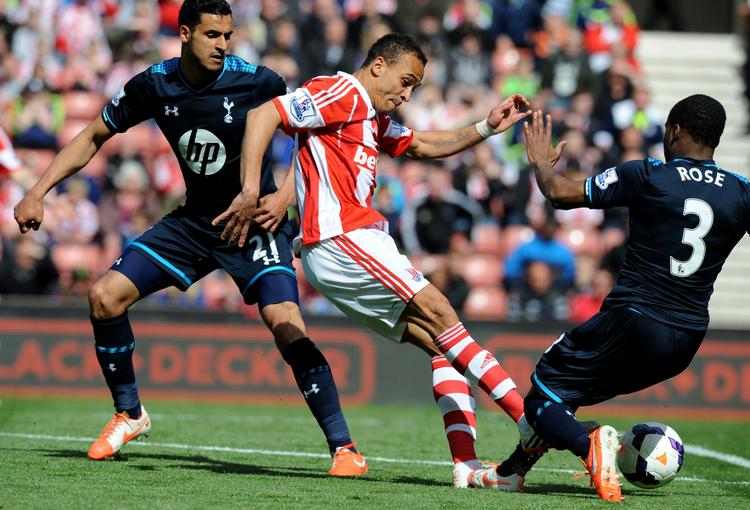 fight. Det var ikke altid lige kønt, men højenergisk og fuldt af gamle engelske fodbolddyder, da Stoke tog imod Tottenham. 