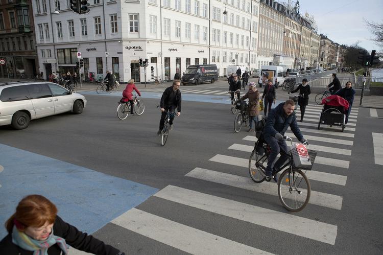 Chancekørsel. Næsten fire ud af fem ulykker, hvor en cyklist er blevet dræbt, skyldtes manglende opmærksomhed eller orientering hos enten cyklisten eller bilisten. Enkle forholdsregler vil kunne forhindre disse dødsulykker, mener vejdirektoratet. 