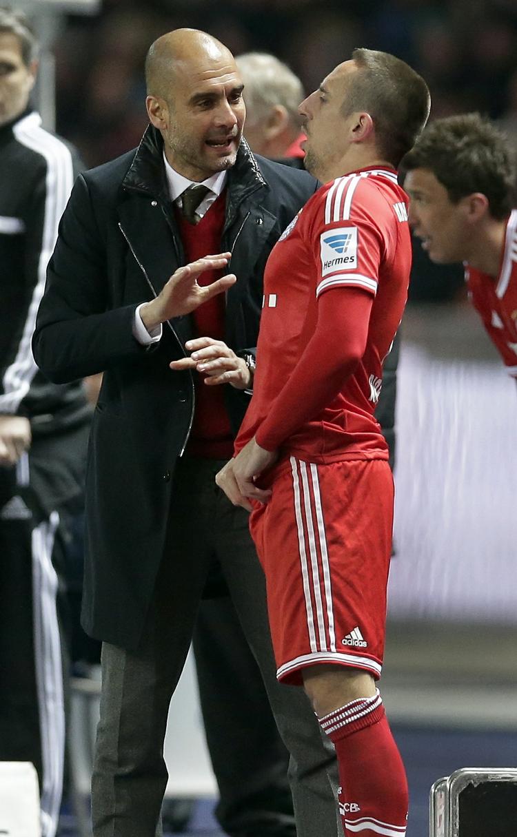 returkamp. Bayern-træner Pep Guardiola (tv) har brug for en Frank Ribery (th) i storform, når holdet møder Real Madrid. 