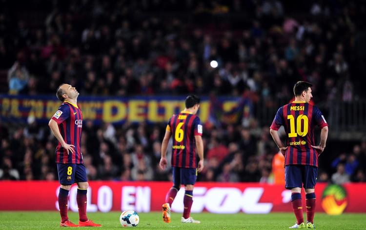 tiki-taka. FC Barcelona får ingen titler i år og holdets særkende, det flydende pasningsspil og overtag i boldbesiddelse, har ikke været noget stærkt våben for holdet i sæsonen. 