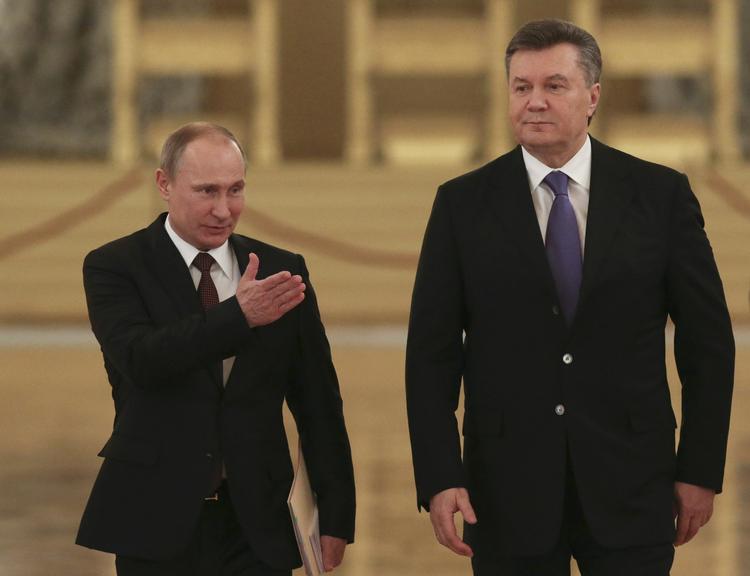 AFSAT. Præsident Viktor Janukovitj flygtede til Rusland og hans støtte, præsident Vladimir Putin, da han ikke kunne nedkæmpe de folkelige protester mod hans regime i Kijev. 