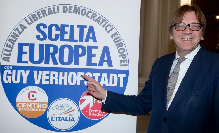STÆDIG. Europaparlamentet vil insistere på, at den nye formand for EU-kommisionen bliver en parlamentets egne kandidater, siger det belgiske medlem Guy Verhofstadt. 