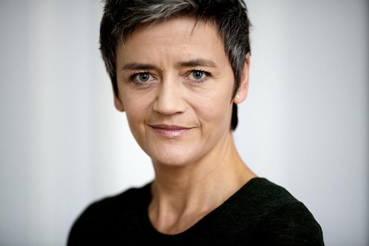 viderestilling. Erhvervs- og vækstminister Henrik Sass Larsen (S) vil ikke kommentere Produktivitetskommissionens forslag om at lade private og det offentlige konkurrere om at udføre opgaver. Han henviser til Margrethe Vestager, som ikke ønsker at forholde sig til forslaget. 