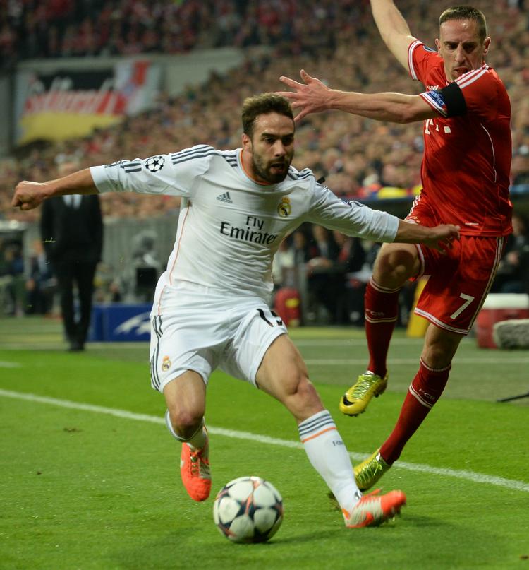 Duel. Carvajal og Ribery havde adskillige tætte nærkampe – og den spanske back var som regel stærkest. 