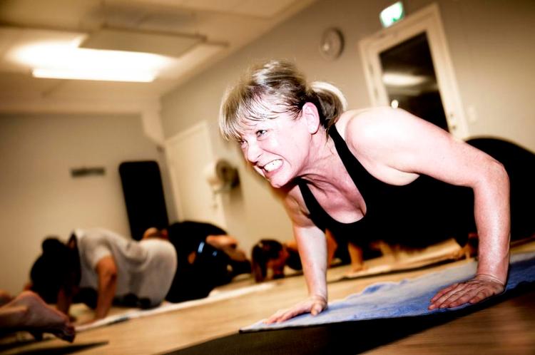 Udholdenhed. De deltagende på holdet bliver udsat for krævende øvelser i 37 graders varme. FOTO: Daniel Hjort 