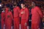 Clippers. Forud for kamp 4 mellem LA Clippers og Golden State Warriors i søndags markerede Clippers' spillere deres utilfredshed med Clippers-ejer Donald Sterling ved at vende vrangen ud på deres spillertrøjer under opvarmningen. 