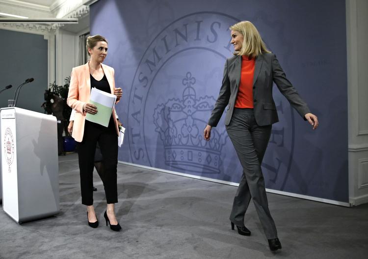 BESKÆFTIGELSE. Statsminister Helle Thorning-Schmidt (S) og beskæftigelsesminister Mette Frederiksen (S) har netop præsenteret regeringens udspil til en beskæftigelsreform. 