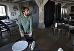Lokalt. René Redzepi forsager ikke import af ideer og råvarer. Tværtimod handler det for ham om en udveksling mellem lokale køkkener på tværs af landegrænser. 