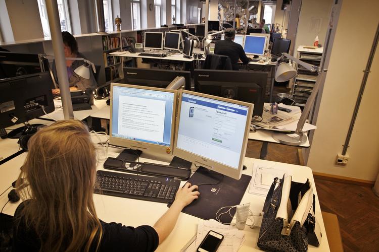 Forsigtig. Det er ikke alle typer af information, det er lige smart at offentliggøre med andre. 