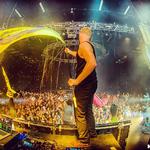 festabe. Amerikanske Diplo alias Major Lazer rejser verden rundt for at bringe den globale fest videre. I år spiller han to gange på Roskilde Festival. 