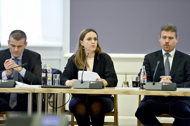 LOVÆNDRING. Der kan være stramninger af persondataloven på vej, indrømmer justitsminister Karen Hækkerup. 