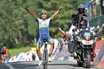 Jubel. Adam Yates jubler over etapesejren som også sikrede som førertrøjen i Tyrkiet Rundt ét sekund foran den hjidtidige indehaver Rein Taaramäe. 