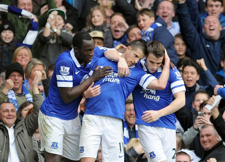Topscorer. Romelu Lukaku (tv) har med sine 13 ligamål i denne sæson bidraget væsentligt til Evertons succes. 