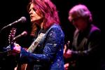 Duo. Rosanne Cash er alene på scenen med ægtefællen John Leventhal på turneen, der fredag landede i København. 