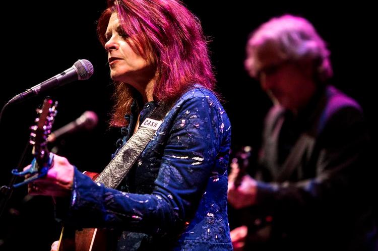 Duo. Rosanne Cash er alene på scenen med ægtefællen John Leventhal på turneen, der fredag landede i København. 