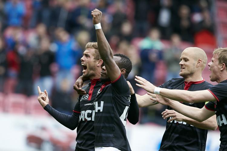 1-0. Et frispark efter 10 minutter fra Jakob Poulsen satte FC Midtjylland på sejrskurs. 