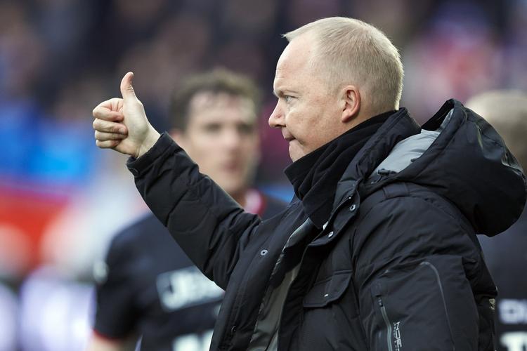 SÅDAN. FCM-cheftrænerGlen Riddersholm var søndag megettilfreds med sit holds indsats på banen. 