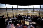 Lækage. Ugebladet Se og Hør havde ifølge TV 2 en kilde i kontroltårnet i Københavns Lufthavn. Bladet havde også ifølge tv-stationen adgang til passagerlister. 