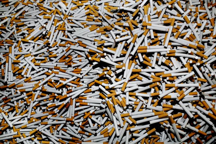 Effiktivitet. Det lader til at rygestopkampagner virker, mens kondomkampagner halter efter. 