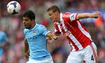tøsedrenge. Stoke Citys Robert Huth (th) er en kontant type både på banen og i debatten spillerne imellem. 