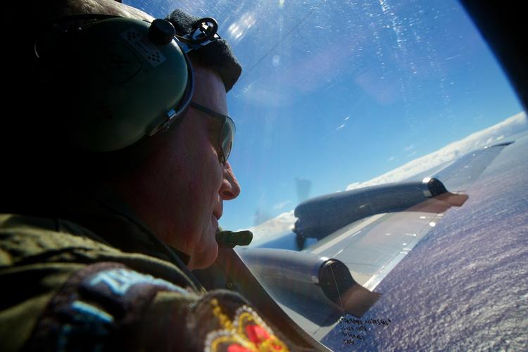 Eftersøgning. Royal New Zealand Air Force er i luften for at lede efter Malaysia Airlines-flyet, der forsvandt fra radarskærme den 8. marts. 