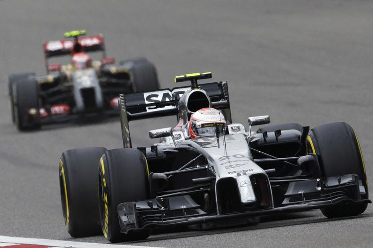 frustration. Kevin Magnussen styrer sin McLaren-racer gennem et sving under grand prix'et i Shanghai. 