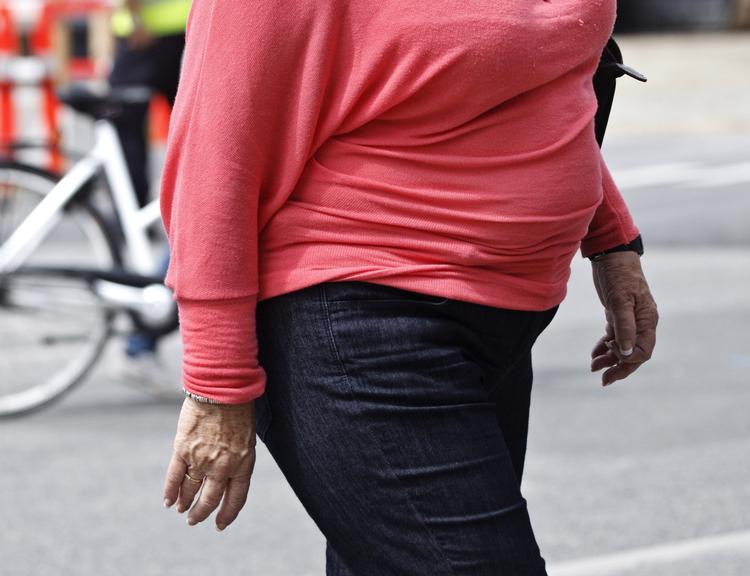 Hårdt. Det kræver hårdt arbejde at komme af med uønsket mavefedt, og laserbehandling lyder næsten for godt til at være sandt. 
