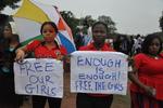 Kidnapning. 40 har haft held til at flygte, men over 200 skolepiger holdes stadig fanget af Boko Haram i Nigeria. 