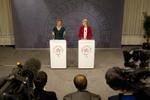 vækstfremmere. Margrethe Vestager og Helle Thorning-Schmidt har i dag fremlagt regeringens vækstplan, som de nu skal forsøge at skaffe politisk flertal bag. 