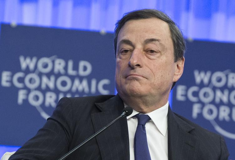forløser. Chefen for Den Europæiske Centralbank, Mario Draghi, forløser i morgen spændingen, når han fortæller, om ECB sætter renten yderligere ned. 