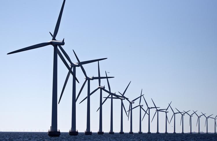 Vedvarende. Grønne ngo'er er bekymrede for, at regeringens forslag om nedsættelse af energiafgifter vil ramme udbygningen af nye vindemølleparker. 