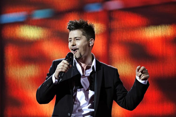 Videre. Teo fra Hviderusland klarede sig blandt de 10 deltagere, der klarede sig videre i finalen. 