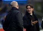 3-1. Brøndby-træner Thomas Frank  (th) har en diskussion med FCM's træner Glen Riddersholm under kampen på Vestegnen i København. 