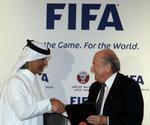 kandidat. Fifa og præsident Sepp Blatter (th) har været udsat for kritik, efter fodboldforbundet gav VM i 2022 til Qatar. 