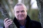 forgyldes. Allan Hansen er afgået som formand for DBU, men har fået job samme sted som konsulent de næste tre år. 