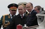 Diplomati. Ruslands præsident Vladimir Putin deltog i dag i en parade i Sevastopol på den annekterede Krim-halvø i anledningen af Ruslands militære sejr ved 2. Verdenskrig. 
