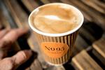 Bønner. En tidligere SAS-steward har åbnet kaffebaren No 95 på Frederiksberg. 