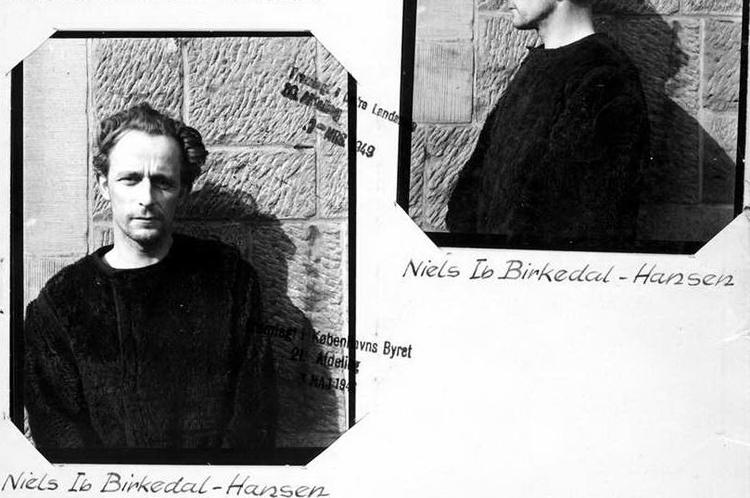 Torturbøddel. Birkedal, også kendt under øgenavne som 'Tæve-Hansen- og 'Stikker-Kongen', var allerede under besættelsen berygtet som Gestapo's værste afhøringsleder. Han blev dømt til døden og henrettet efter befrielsen. Men i enkens øjne forblev han hendes elskede mand, til hun døde i en høj alder, god mod børnene og »smuk, intelligent, på alle måder en interessant mand«. 