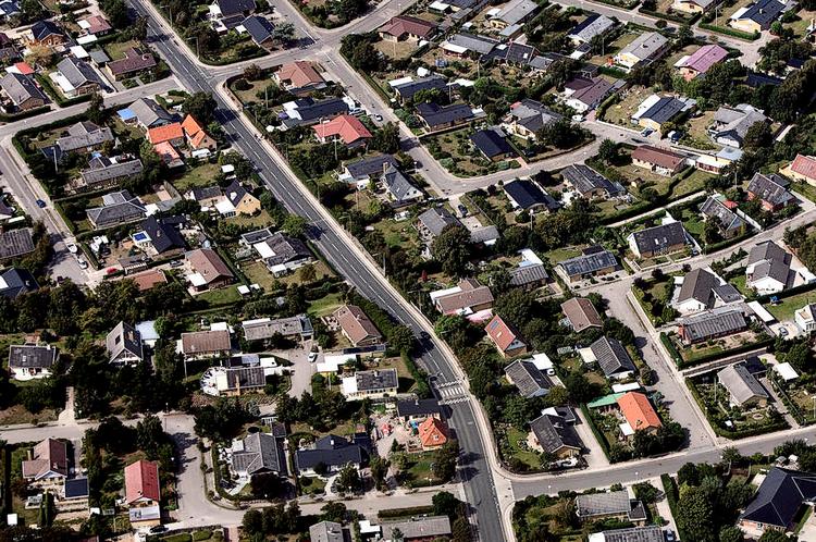 Gennemsnittet. Landt de fleste boligejere er mellem 40 og 69 år. Gennemsnittet ligger på 54 år. Kun meget få er mellem 18 og 29 år. 