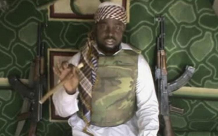 kidnapper. Boko Harams leder Abubakar Shekau fortalte i den første video, at han ville sælge de kidnappede piger på markedet. (arkiv) 
